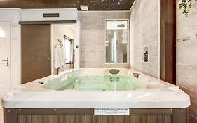 Love Room 